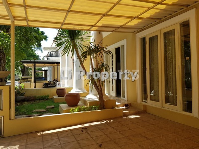 House for rent in Surabaya, Indonesia · 3 rooms, 3 baths