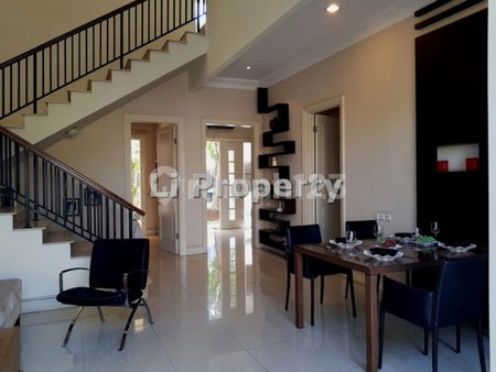 House for rent in Surabaya, Indonesia · 3 rooms, 3 baths