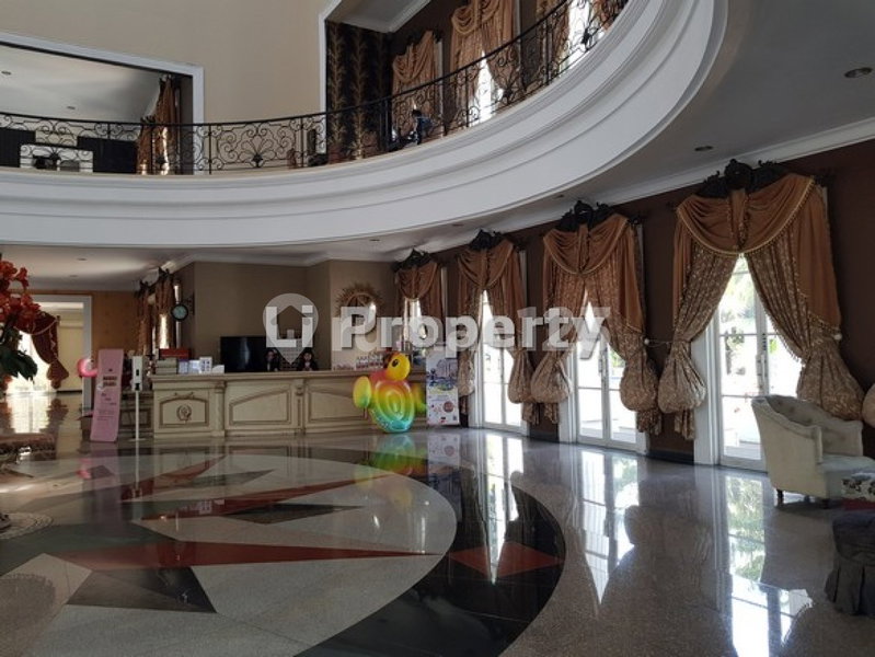 House for rent in Surabaya, Indonesia · 3 rooms, 3 baths