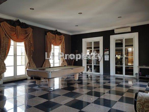 House for rent in Surabaya, Indonesia · 3 rooms, 3 baths