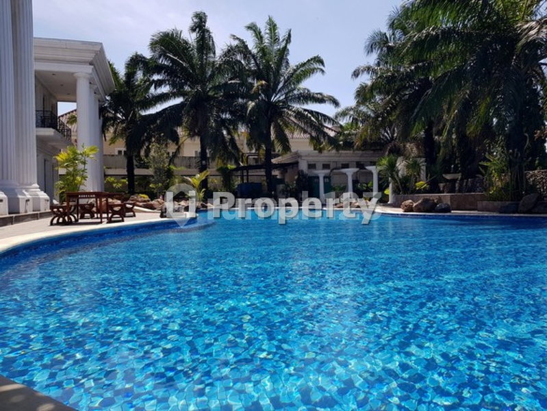 House for rent in Surabaya, Indonesia · 3 rooms, 3 baths