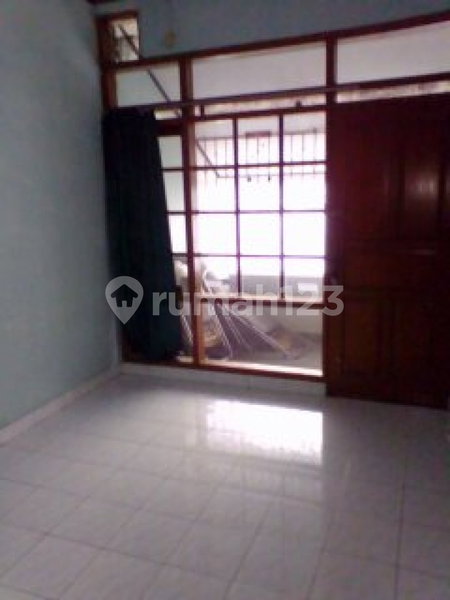 House for rent in Bandung, Indonesia · 2 rooms, 1 bath