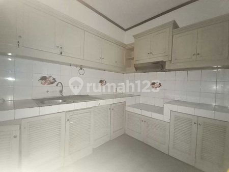 House for rent in Bandung, Indonesia · 10 rooms, 3 baths
