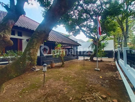 House for rent in Bandung, Indonesia · 10 rooms, 3 baths