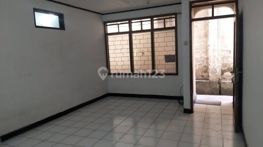 House for rent in Bandung, Indonesia · 3 rooms, 2 baths
