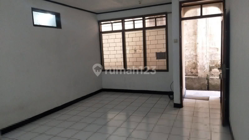 House for rent in Bandung, Indonesia · 3 rooms, 2 baths