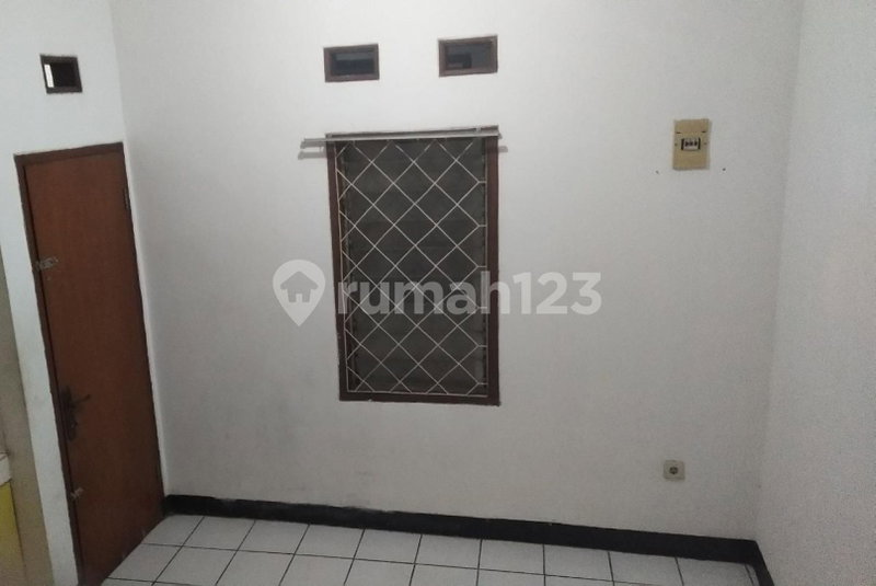House for rent in Bandung, Indonesia · 3 rooms, 2 baths