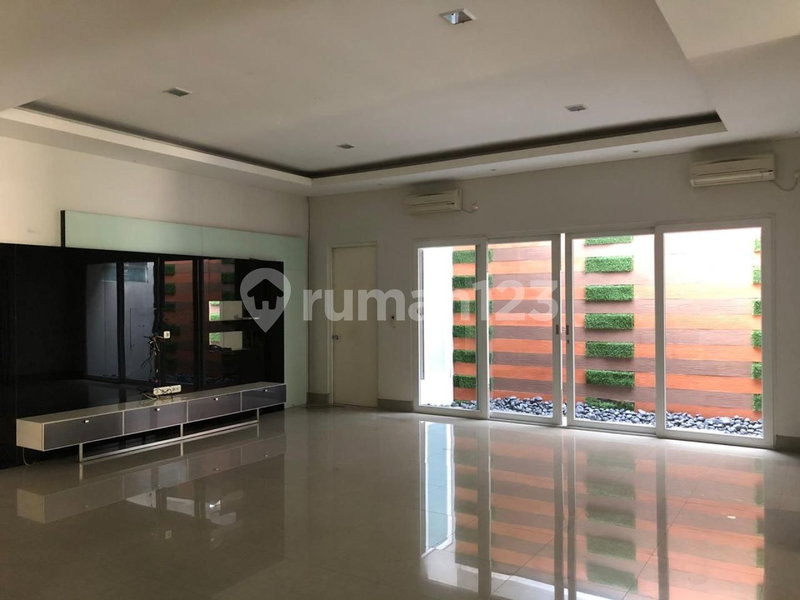 House for rent in Semarang, Indonesia · 3 rooms, 2 baths