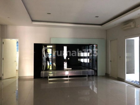 House for rent in Semarang, Indonesia · 3 rooms, 2 baths