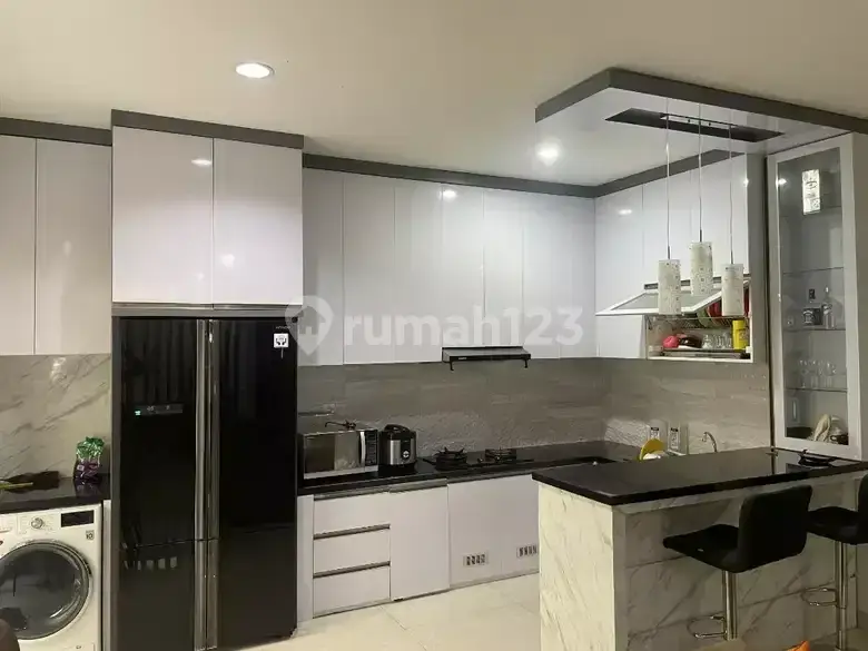 House for rent in Semarang, Indonesia · 4 rooms, 3 baths
