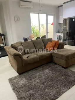 House for rent in Semarang, Indonesia · 4 rooms, 3 baths