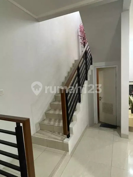 House for rent in Semarang, Indonesia · 4 rooms, 3 baths