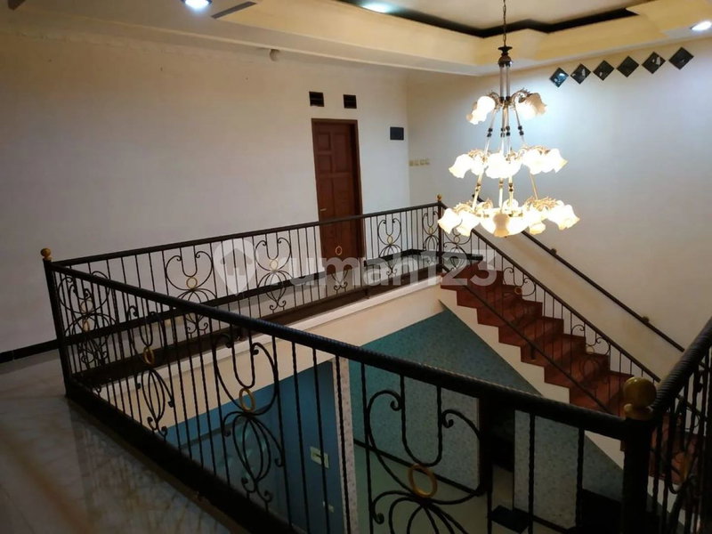 House for rent in Bandung, Indonesia · 5 rooms, 5 baths
