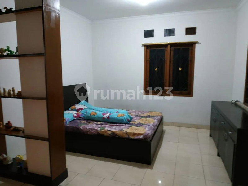 House for rent in Bandung, Indonesia · 5 rooms, 5 baths