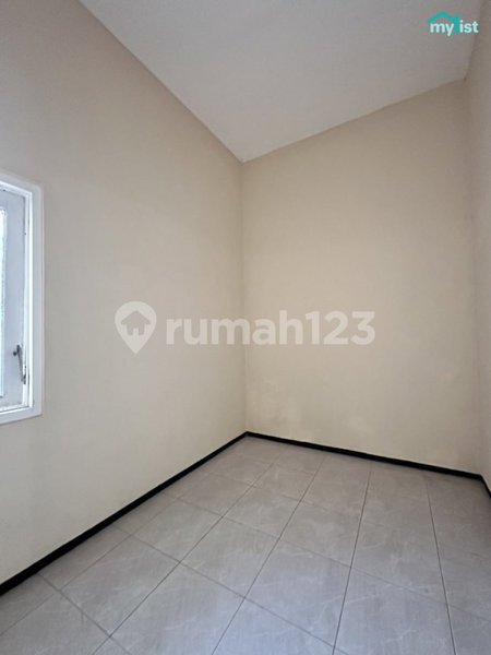 House for rent in Surabaya, Indonesia · 3 rooms, 2 baths