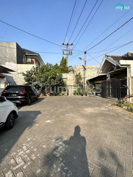 House for rent in Surabaya, Indonesia · 3 rooms, 2 baths