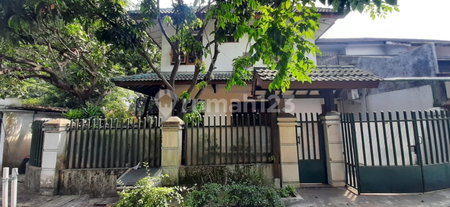 House for rent in Bandung, Indonesia · 6 rooms, 5 baths