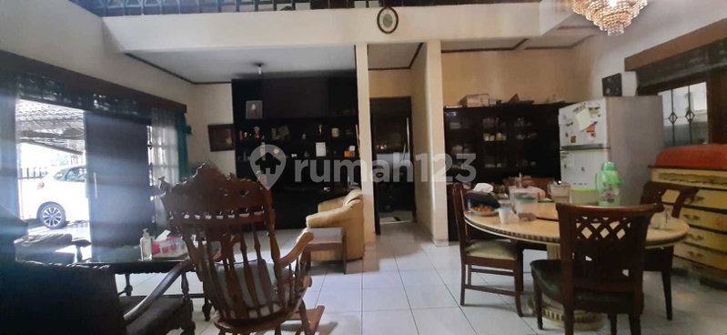 House for rent in Bandung, Indonesia · 6 rooms, 5 baths