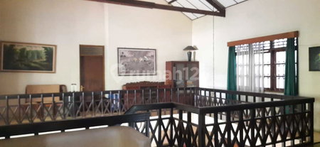 House for rent in Bandung, Indonesia · 6 rooms, 5 baths