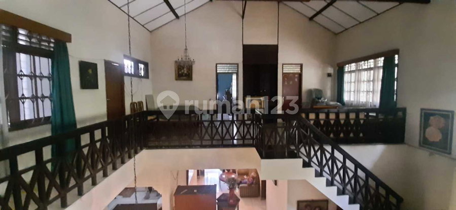 House for rent in Bandung, Indonesia · 6 rooms, 5 baths