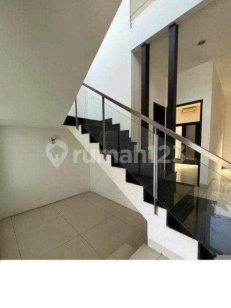 House for rent in Bandung, Indonesia · 4 rooms, 3 baths