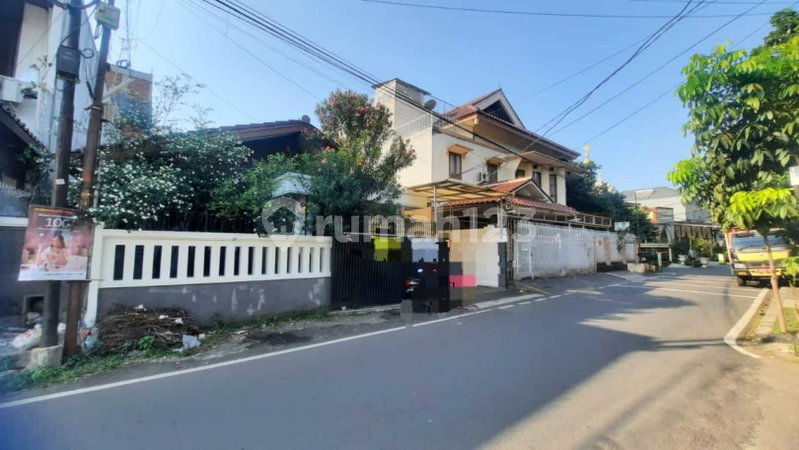 House for rent in Bandung, Indonesia · 3 rooms, 2 baths
