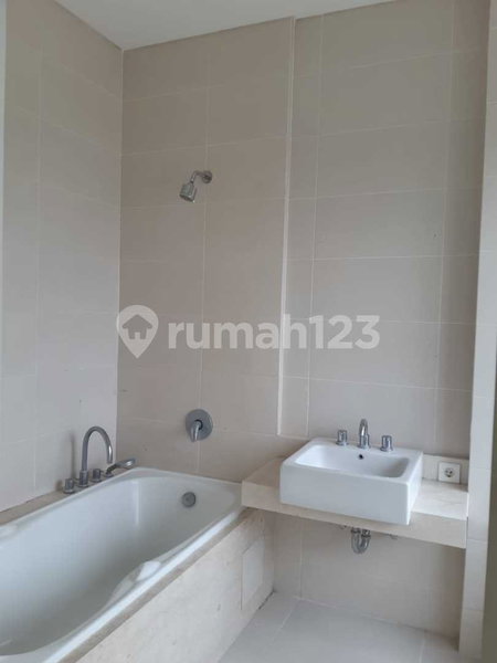 House for rent in North Jakarta, Indonesia · Penjaringan · 4 rooms, 3 baths