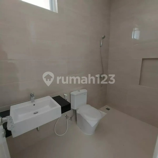 House for rent in Surabaya, Indonesia · 3 rooms, 3 baths