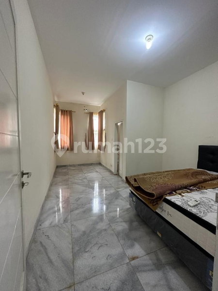House for rent in Bandung, Indonesia · 4 rooms, 4 baths