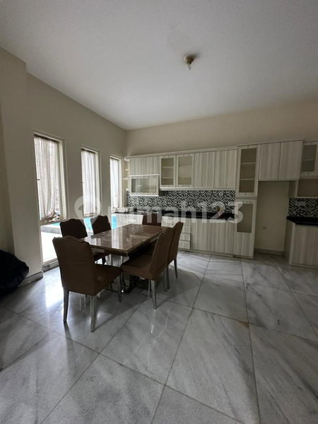 House for rent in Bandung, Indonesia · 4 rooms, 4 baths