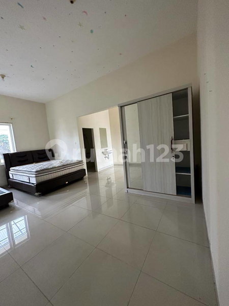 House for rent in Bandung, Indonesia · 4 rooms, 4 baths
