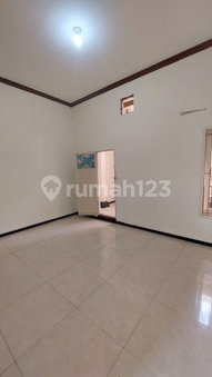 House for rent in Surabaya, Indonesia · 3 rooms, 3 baths