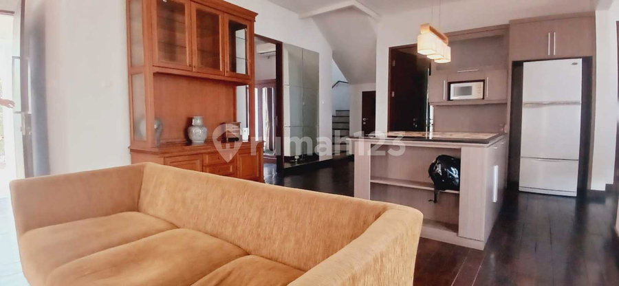 House for rent in Tangerang, Indonesia · Riding · 3 rooms, 3 baths