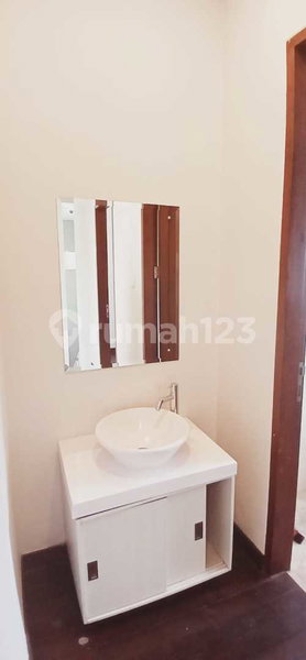 House for rent in Tangerang, Indonesia · Riding · 3 rooms, 3 baths