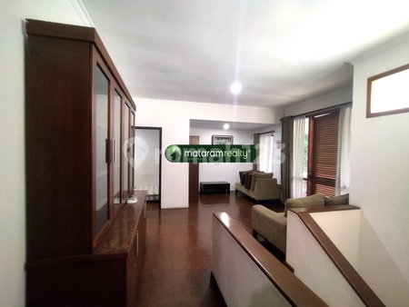 House for rent in Semarang, Indonesia · 4 rooms, 3 baths