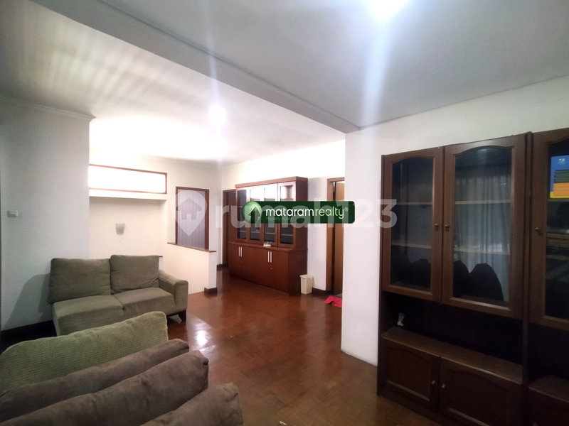 House for rent in Semarang, Indonesia · 4 rooms, 3 baths
