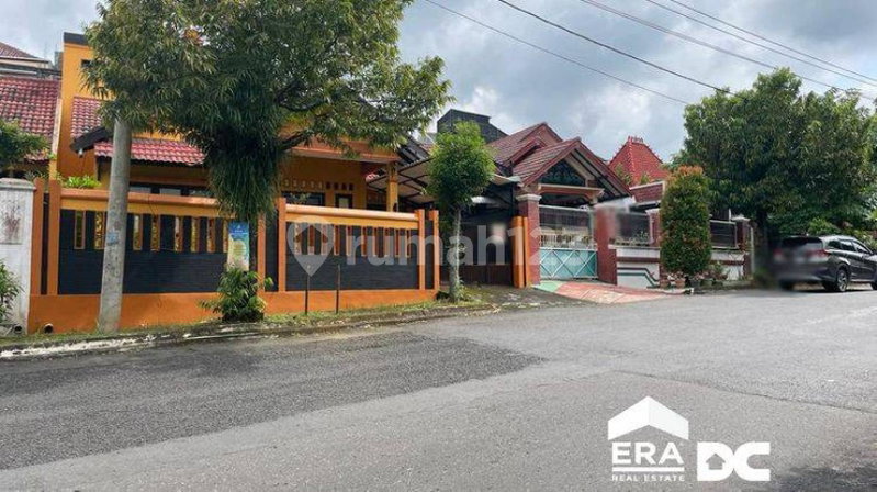 House for rent in Bandung, Indonesia · 3 rooms, 2 baths
