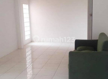 House for rent in Bandung, Indonesia · 3 rooms, 2 baths