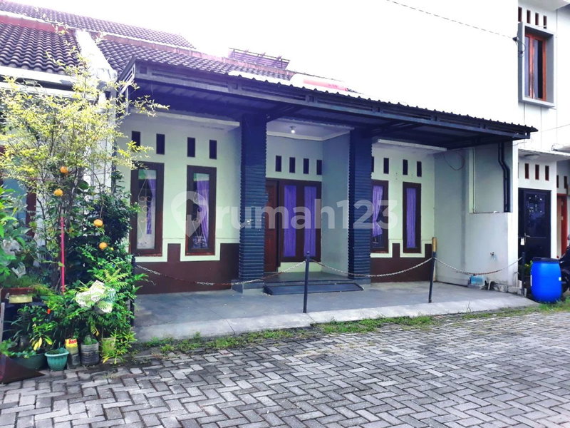 House for rent in Bandung, Indonesia · 2 rooms, 1 bath