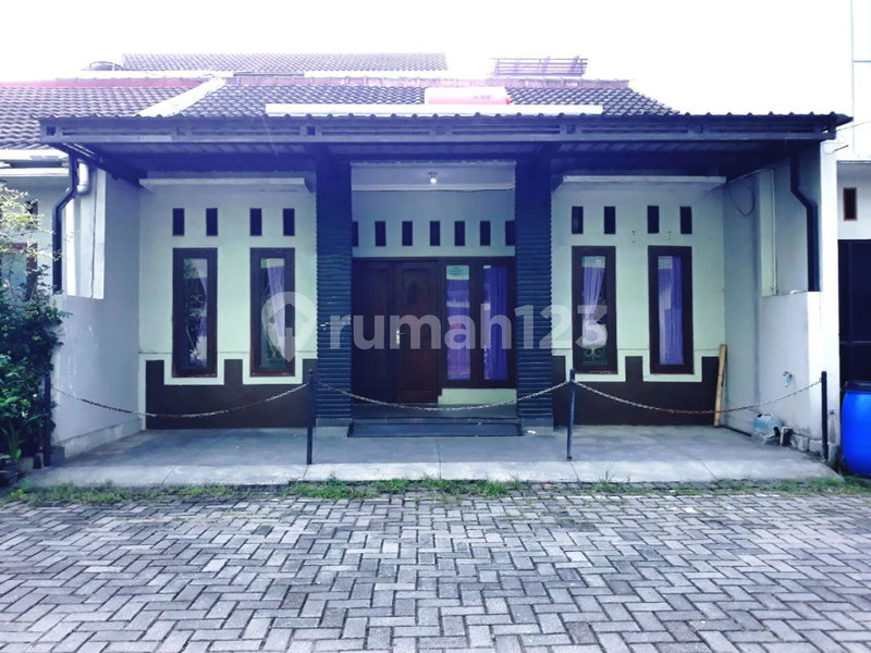 House for rent in Bandung, Indonesia · 2 rooms, 1 bath
