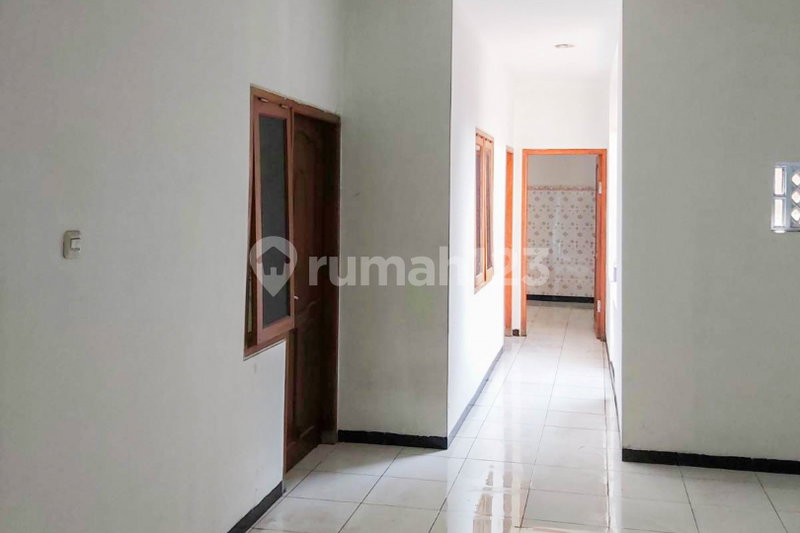 House for rent in South Jakarta, Indonesia · Kebayoran Lama · 5 rooms, 4 baths