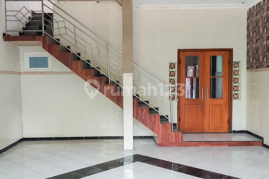 House for rent in South Jakarta, Indonesia · Kebayoran Lama · 5 rooms, 4 baths
