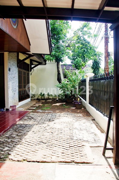 House for rent in South Jakarta, Indonesia · Pasar Minggu · 3 rooms, 3 baths