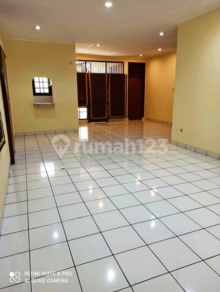 House for rent in South Jakarta, Indonesia · Pasar Minggu · 3 rooms, 3 baths