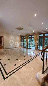 House for rent in North Jakarta, Indonesia · Penjaringan · 4 rooms, 5 baths
