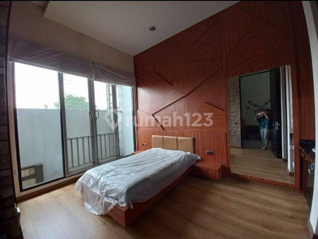 House for rent in Surabaya, Indonesia · 4 rooms, 4 baths