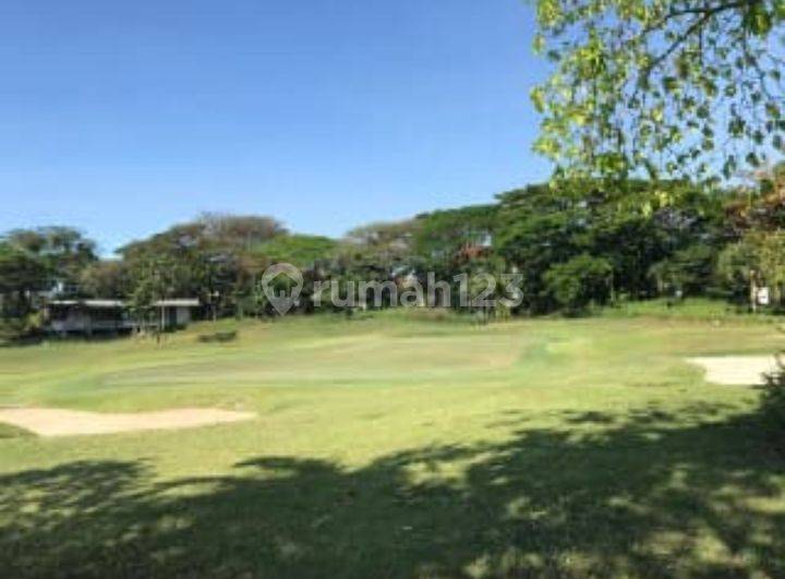 House for rent in Surabaya, Indonesia · 4 rooms, 4 baths