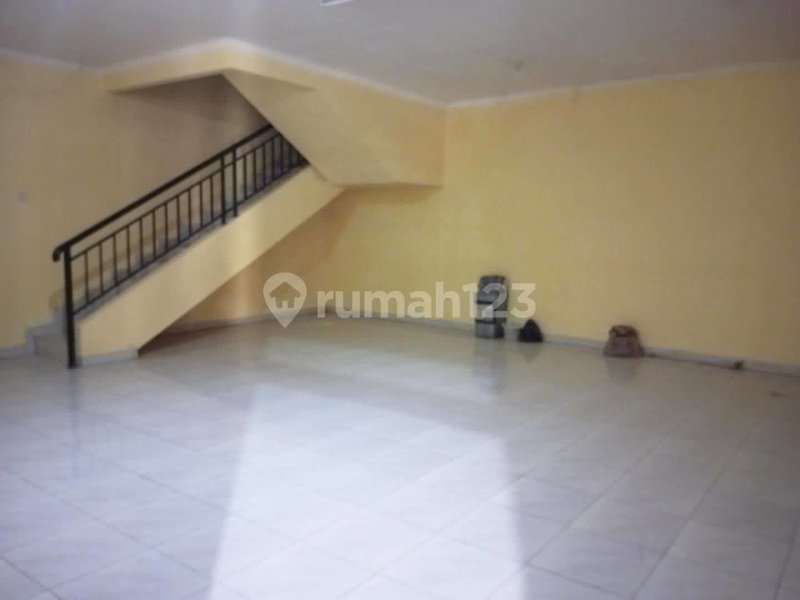 House for rent in Kuta, Indonesia · 6 rooms, 4 baths