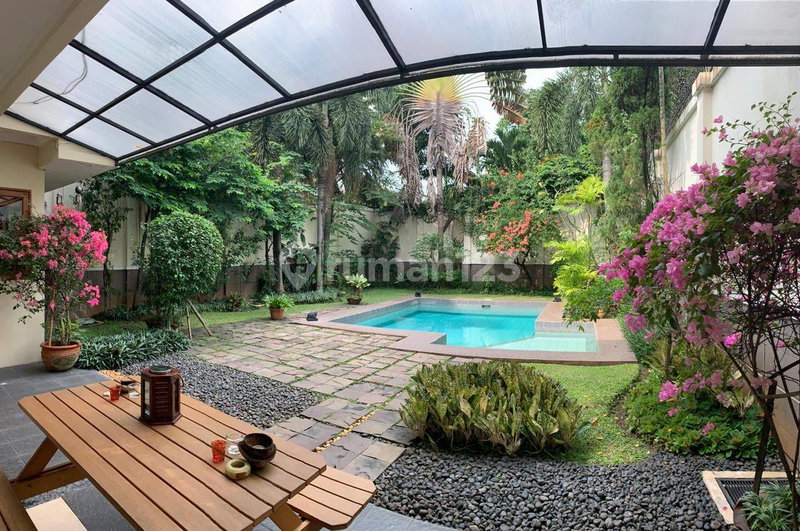 House for rent in Ciputat, Indonesia · East Coral · 5 rooms, 5 baths
