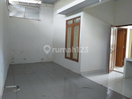 House for rent in Baki, Indonesia · 2 rooms, 1 bath